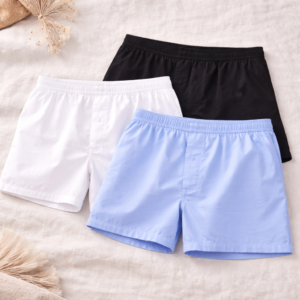3 Boxershorts in schwarz, weiss, hellblau